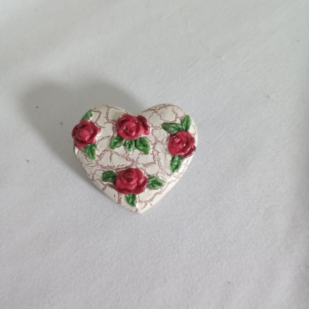 Vintage Style Heart Rose Lapel Pin Red‎ Floral Crackle Finish Resin Brooch